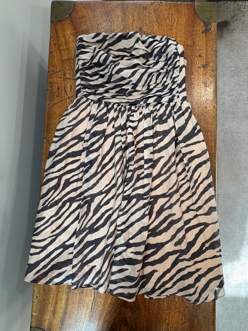 H&M Zebra Print Strapless Mini Dress Ruched Sweetheart Bodice Cotton Size 6 - Picture 2 of 8